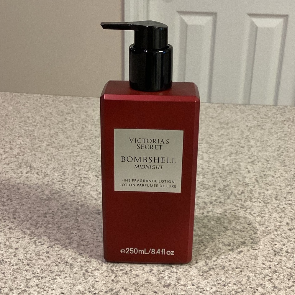 Victoria’s Secret Bombshell Midnight Lotion